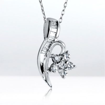 Diamond Flora pendant, 18k white gold